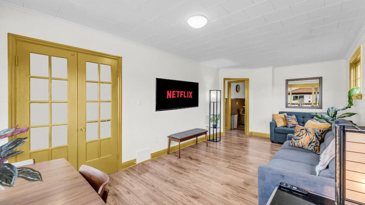 Photo of Livingroom in Niagara Falls
