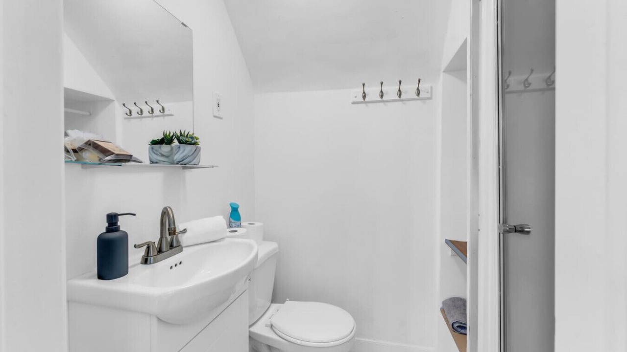 Photo of Bathroom in Niagara Falls
