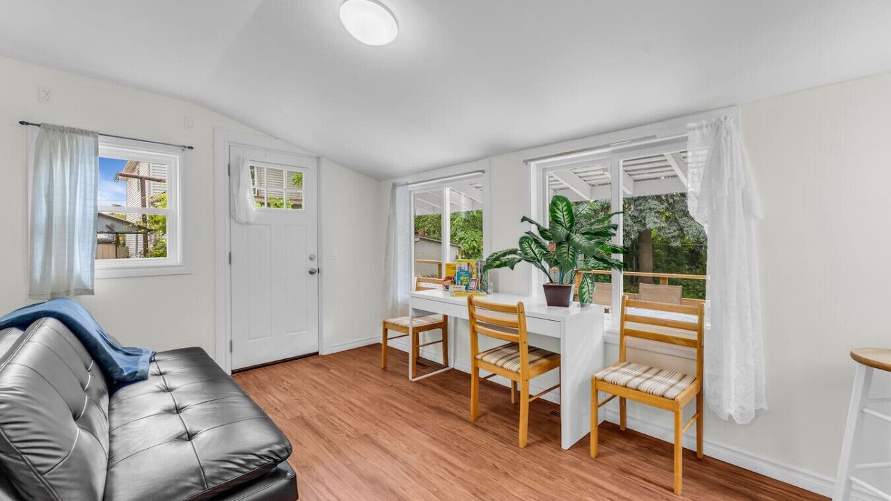 Photo of Livingroom in Niagara Falls