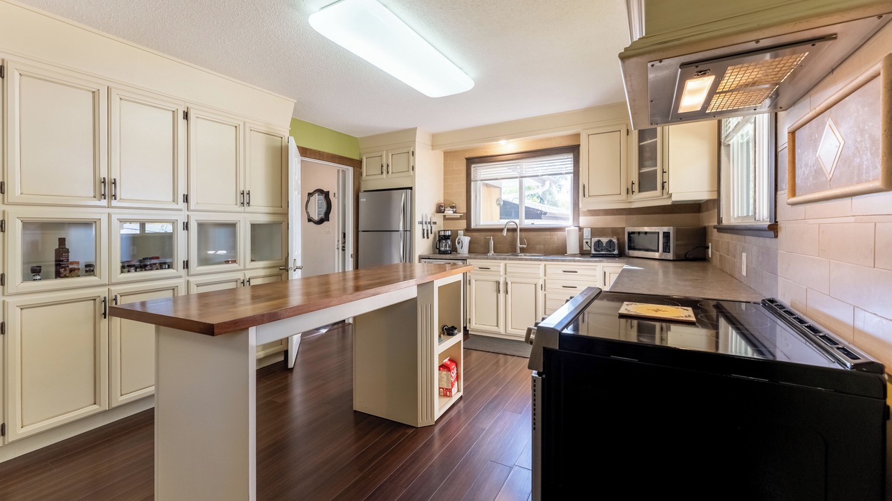 Photo of Kitchen in Northeast Edmonton