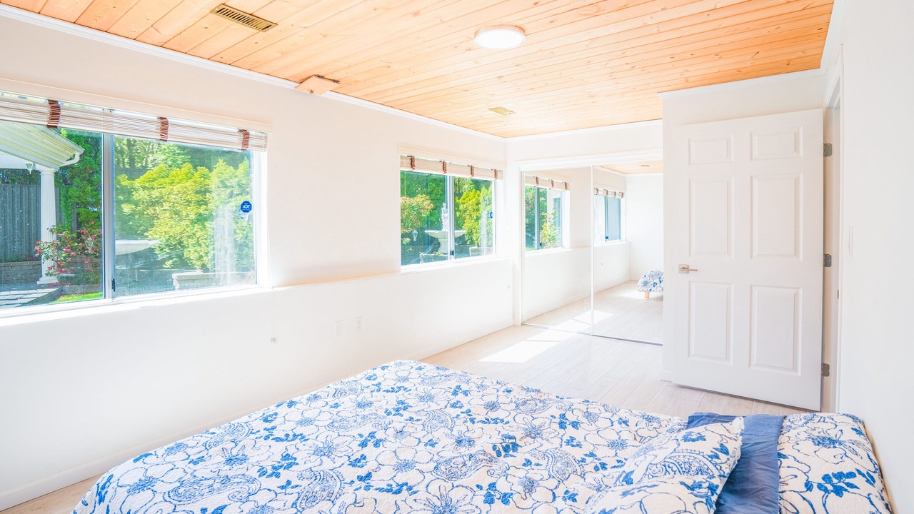 Photo of Bedroom in Upper Lonsdale