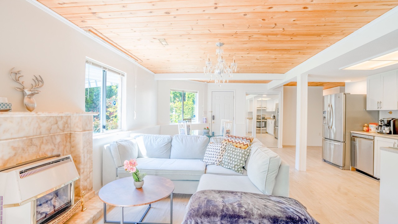 Photo of Livingroom in Upper Lonsdale