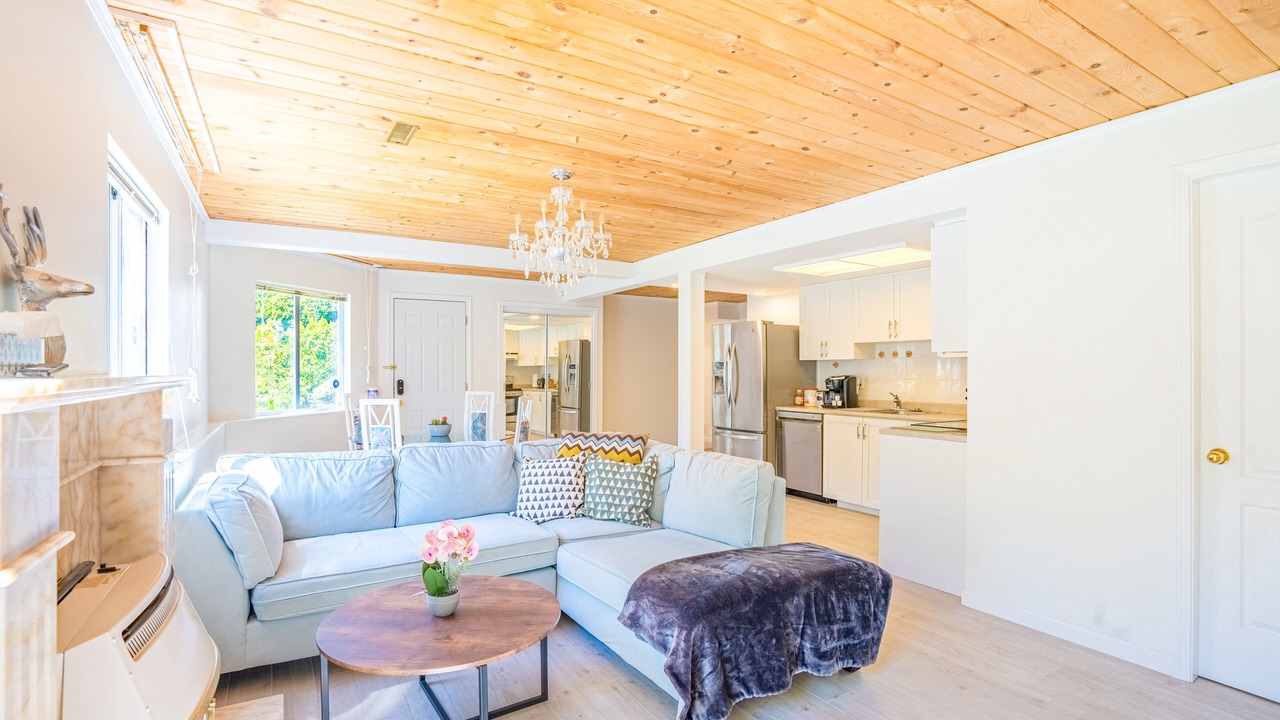 Photo of Livingroom in Upper Lonsdale