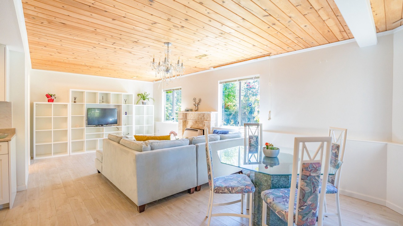 Photo of Livingroom in Upper Lonsdale