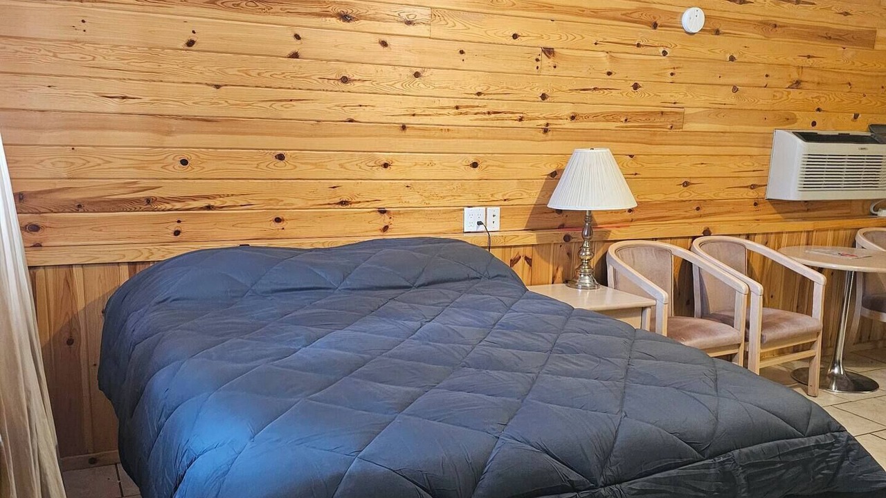 Photo of Bedroom in Division No. 16