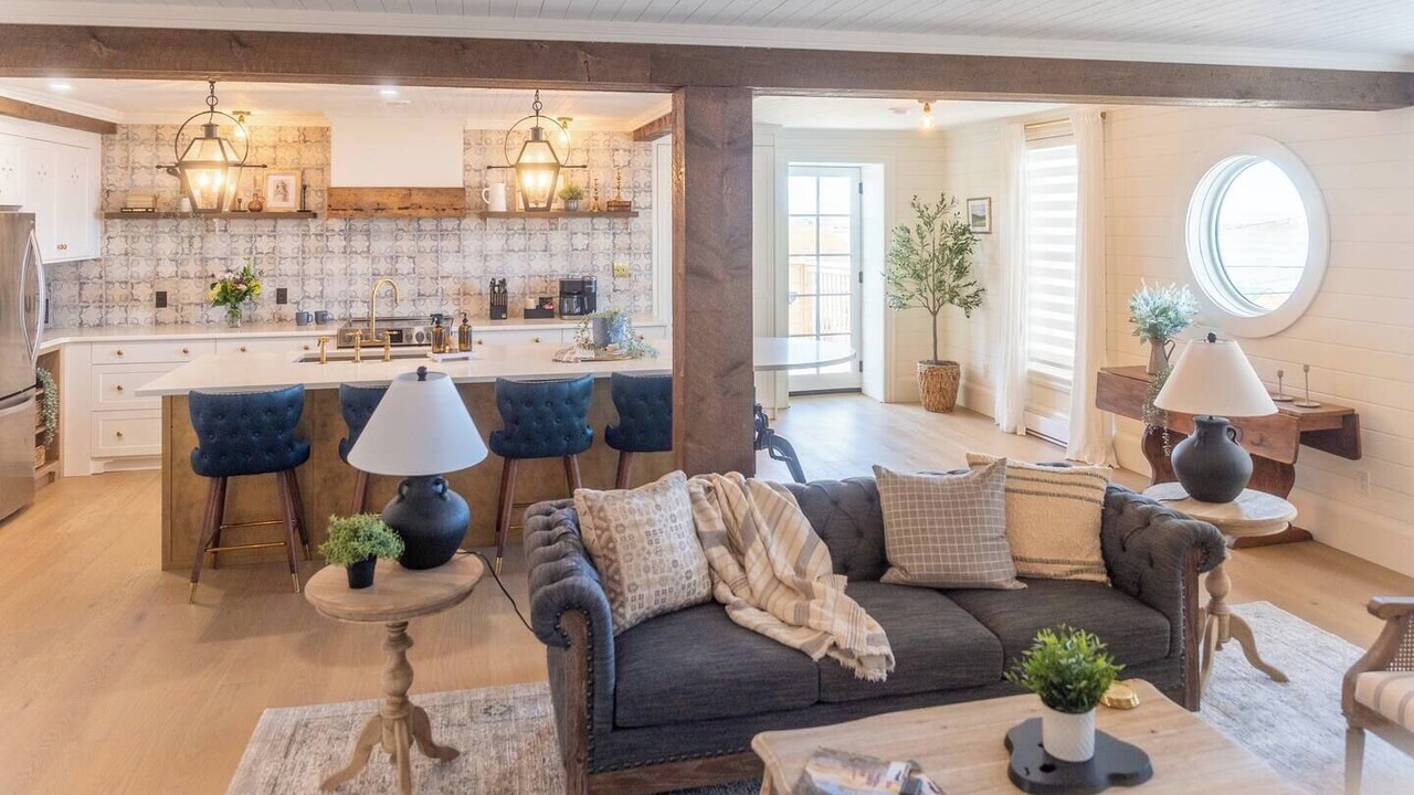 Photo of Livingroom in Yarmouth