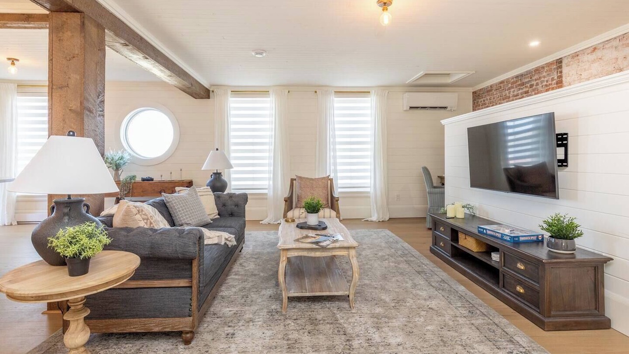 Photo of Livingroom in Yarmouth