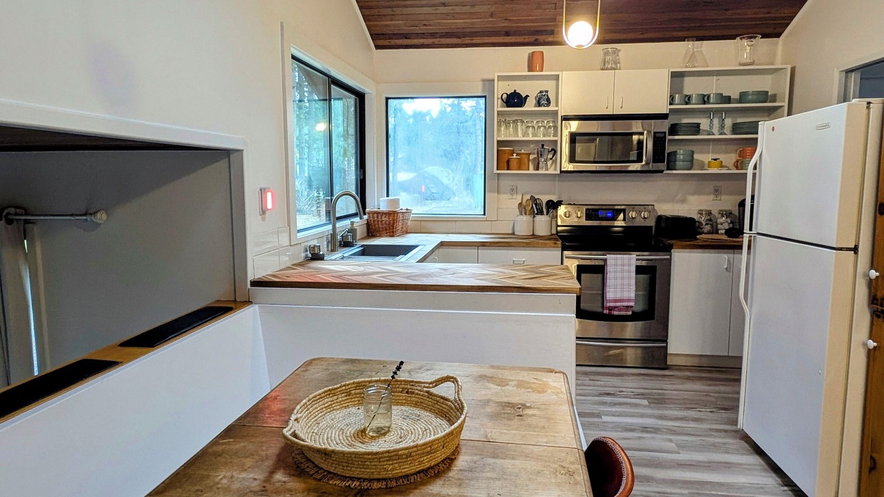 Photo of Kitchen in Courtenay