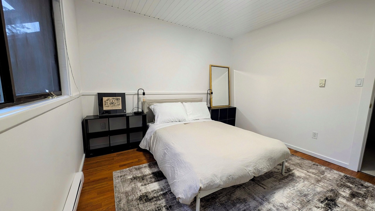 Photo of Bedroom in Courtenay