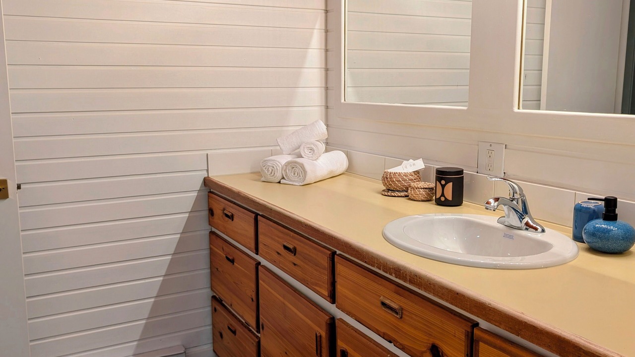Photo of Bathroom in Courtenay