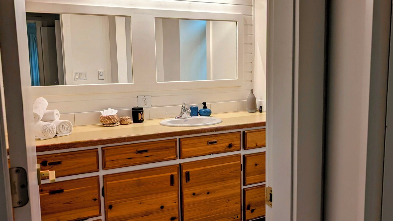 Photo of Bathroom in Courtenay