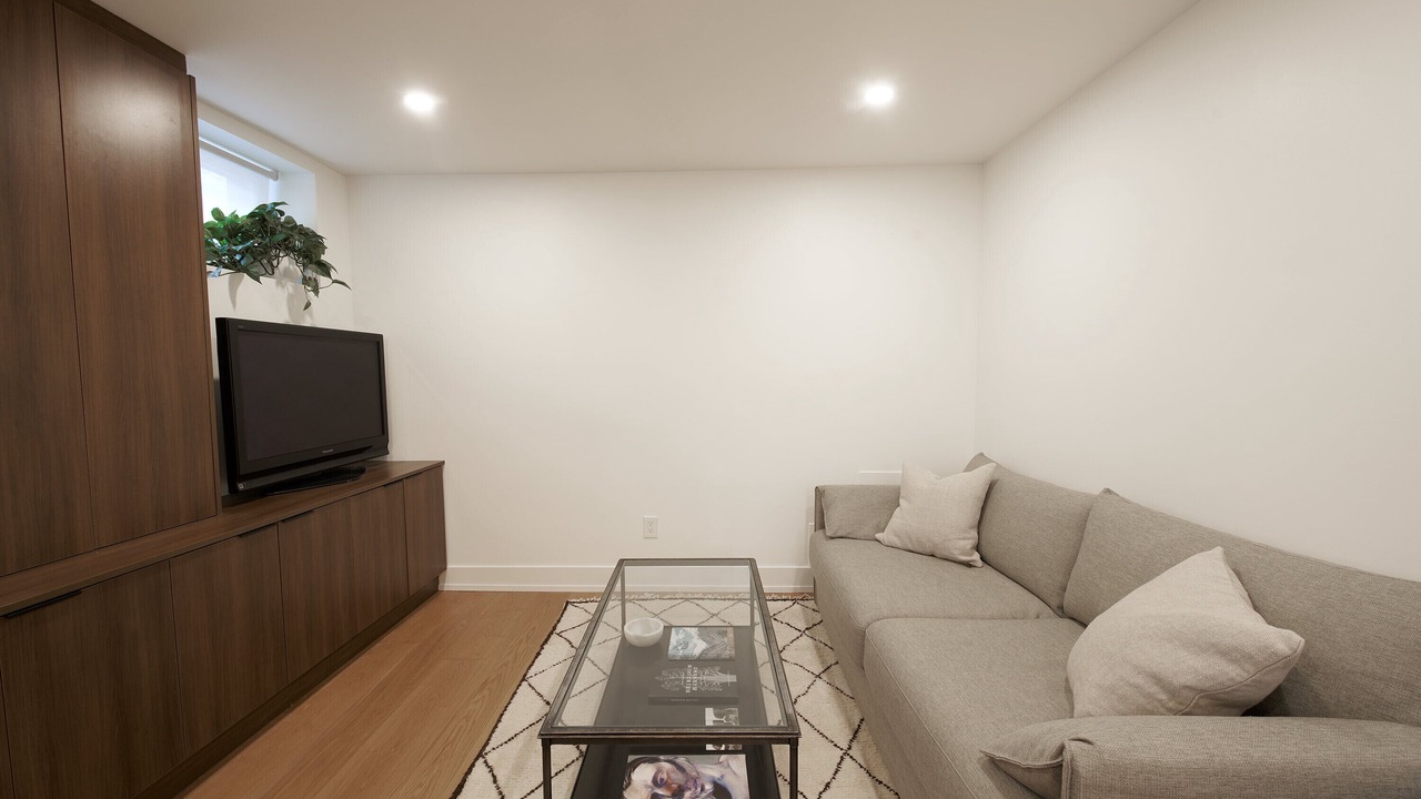 Photo of Livingroom in Broadview North