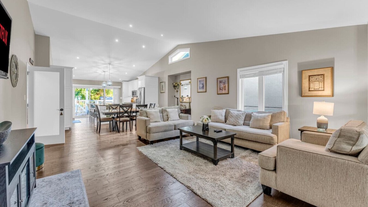 Photo of Livingroom in Niagara Falls