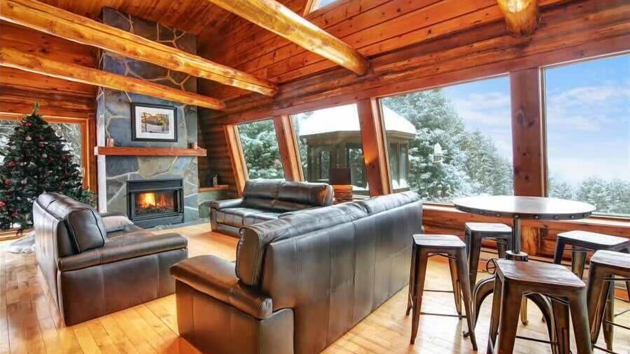 Photo of Livingroom in St-Adolphe-d'Howard