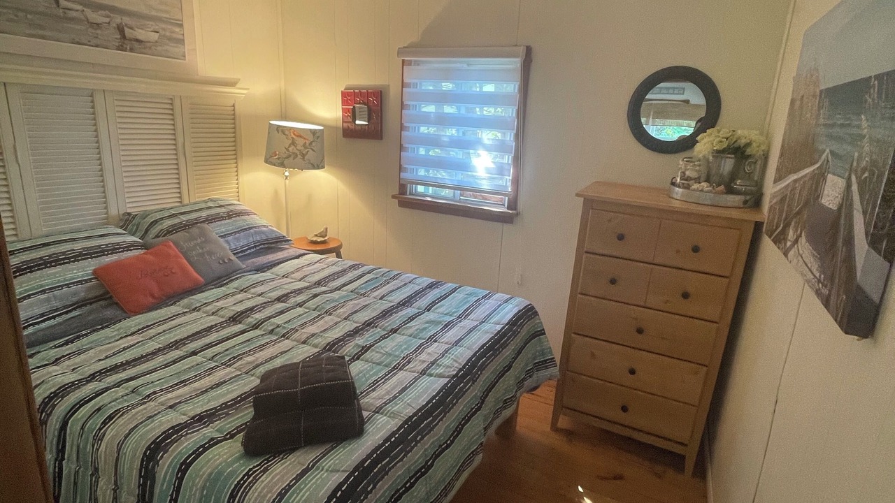 Photo of Bedroom in Waubaushene