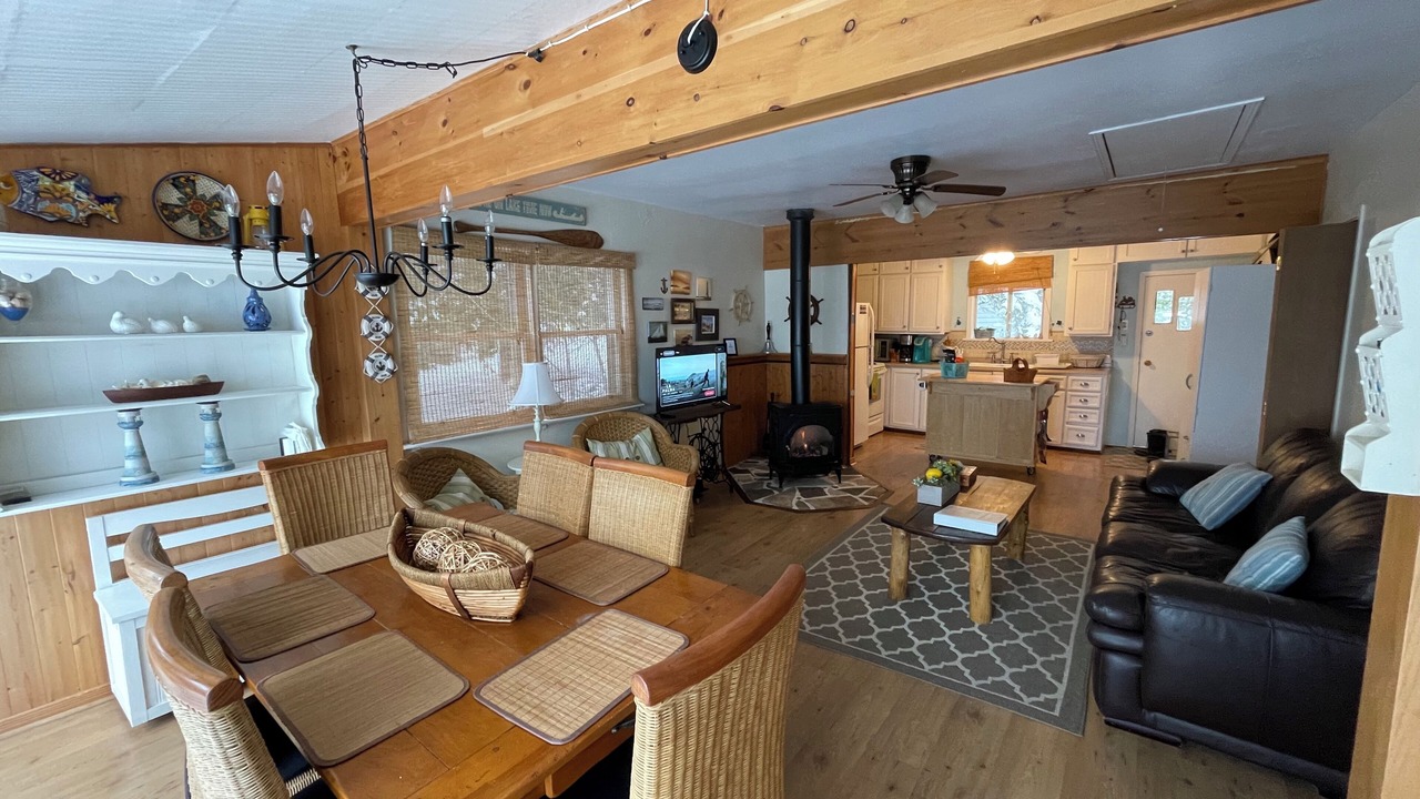 Photo of Livingroom in Waubaushene