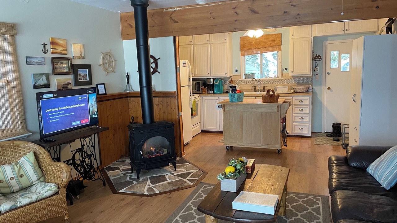 Photo of Livingroom in Waubaushene