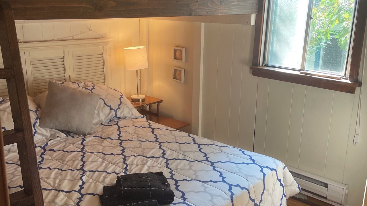 Photo of Bedroom in Waubaushene
