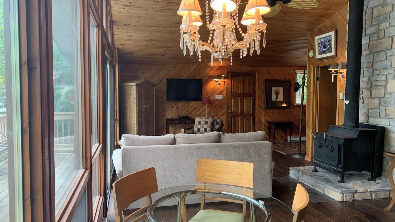 Photo of Livingroom in Amherst