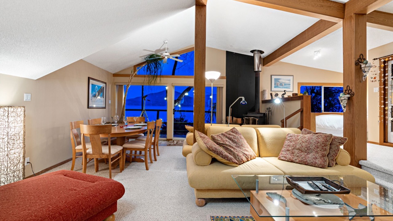 Photo of Livingroom in Lions Bay