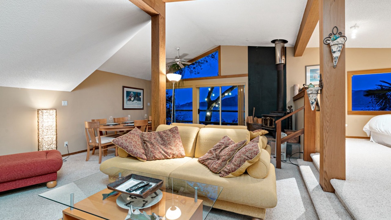 Photo of Livingroom in Lions Bay