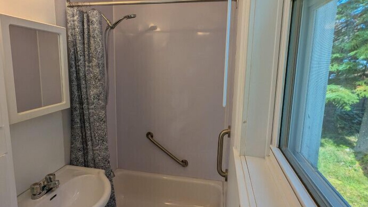 Photo of Bathroom in Saint-Tite-des-Caps