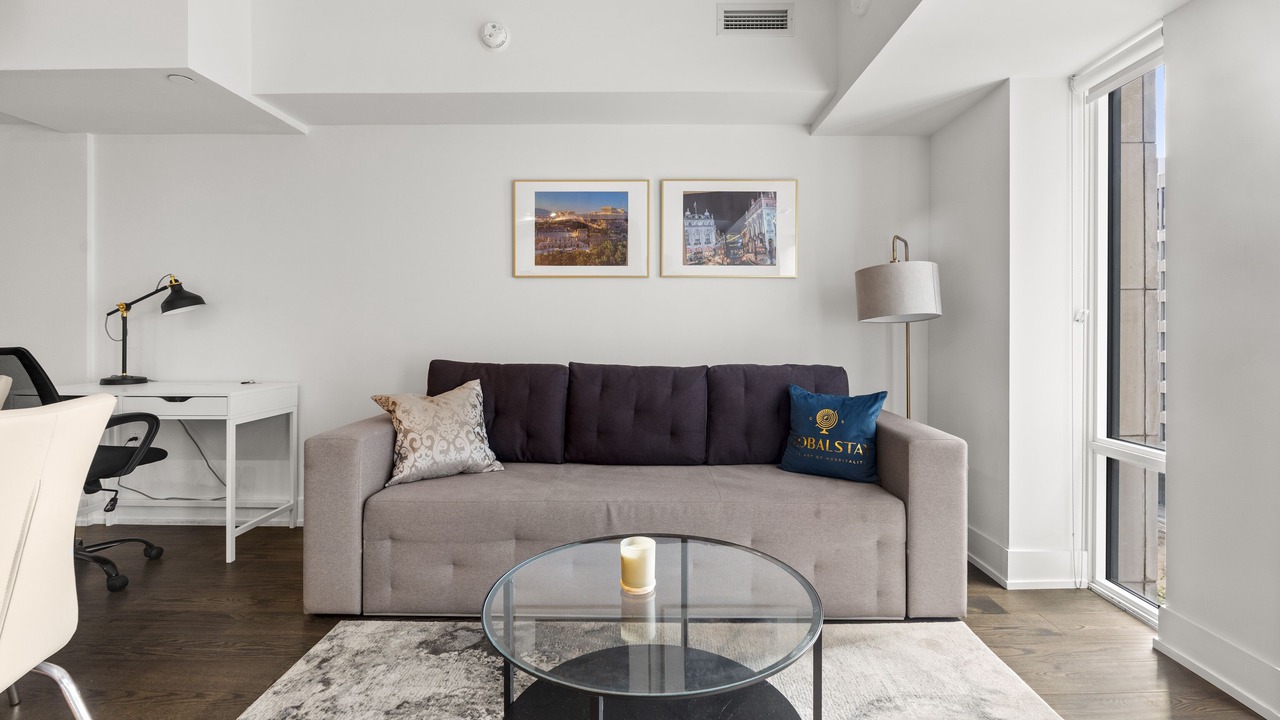 Photo of Livingroom in Bay Cloverhill