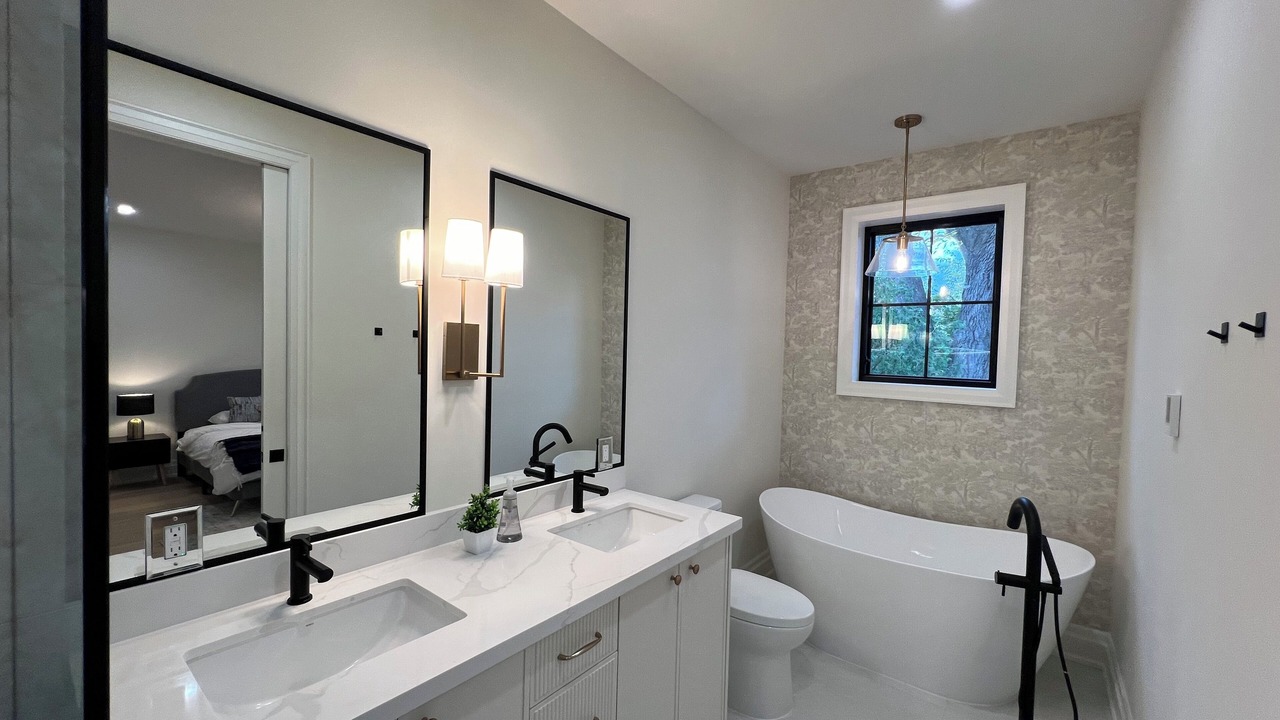Photo of Bathroom in Oakville