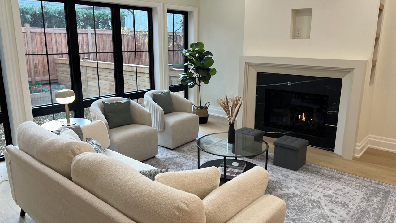 Photo of Livingroom in Oakville