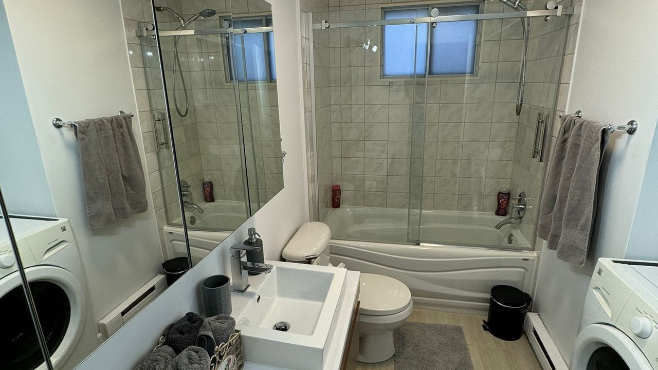 Photo of Bathroom in Laval