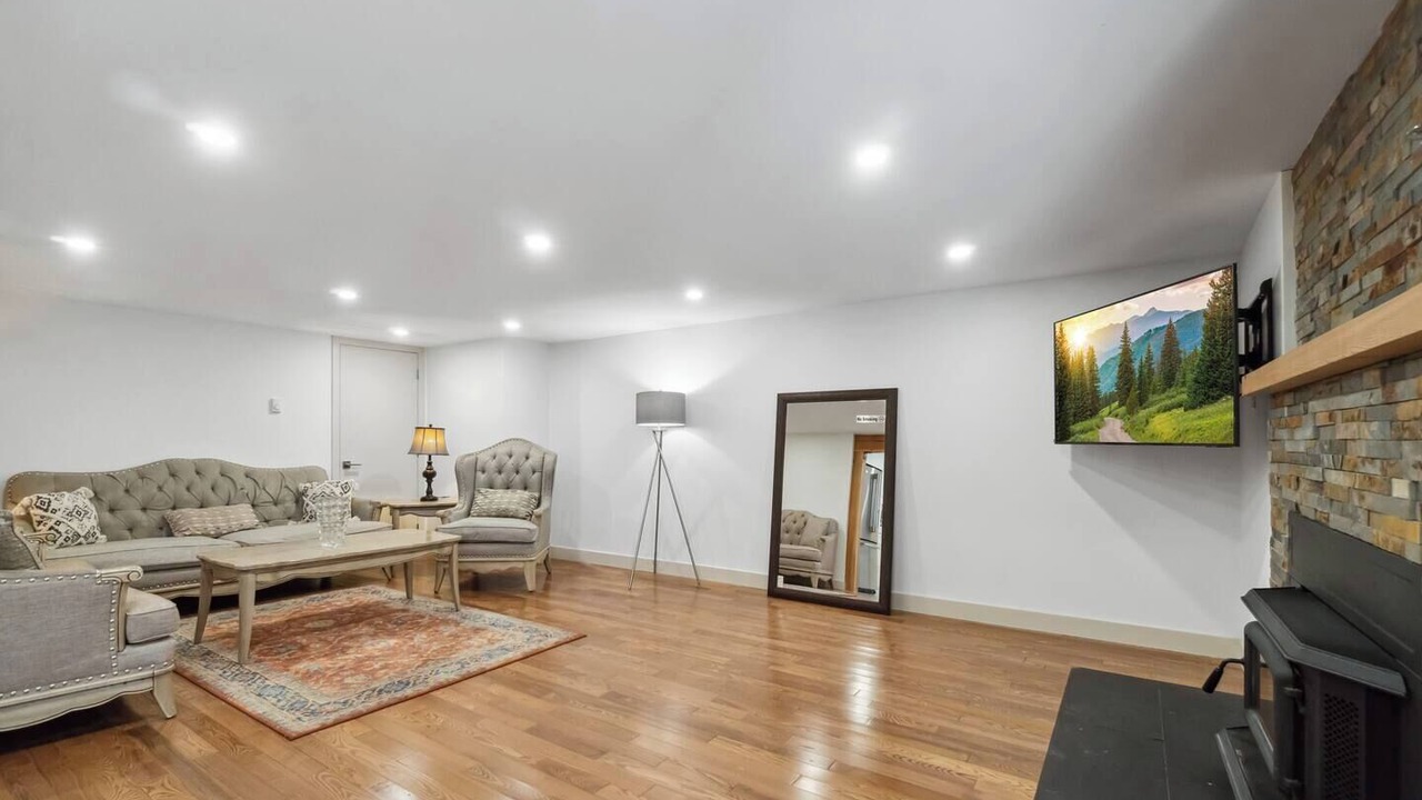 Photo of Livingroom in Upper Lonsdale