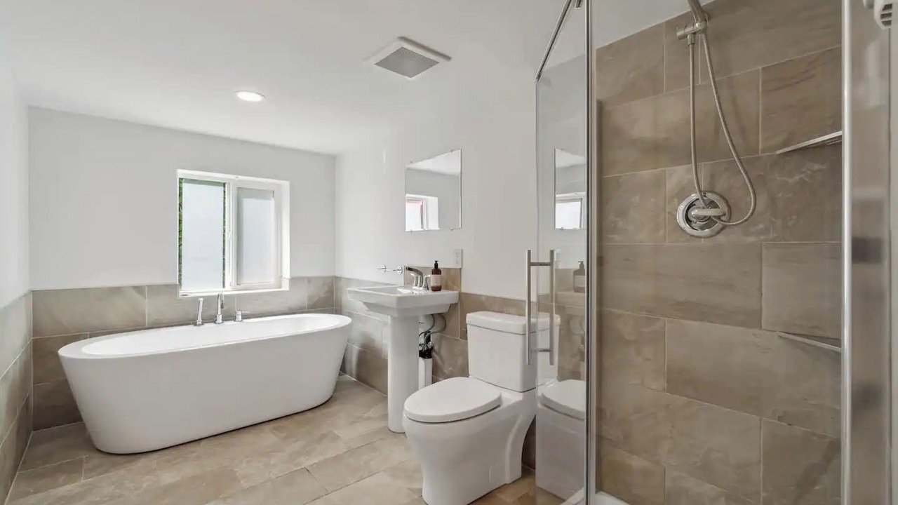 Photo of Bathroom in Upper Lonsdale