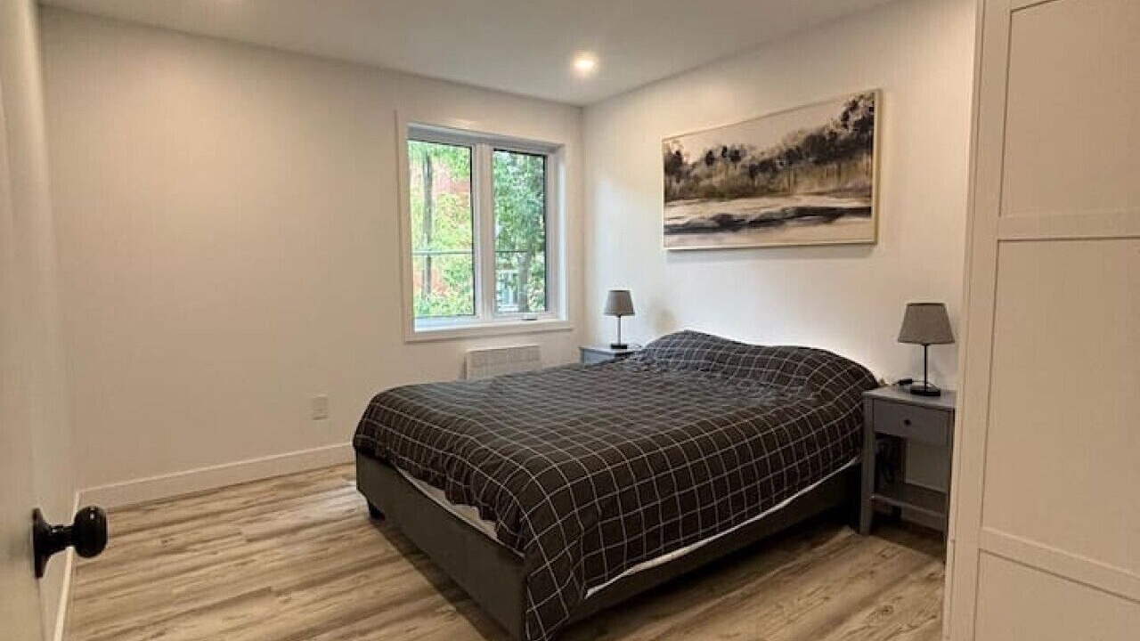 Photo of Bedroom in Cote-Des-Neiges—Notre-Dame-De-Grace