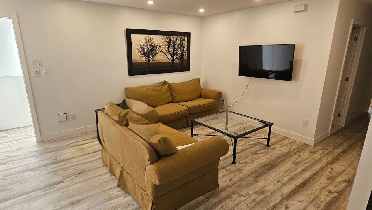Photo of Livingroom in Cote-Des-Neiges—Notre-Dame-De-Grace