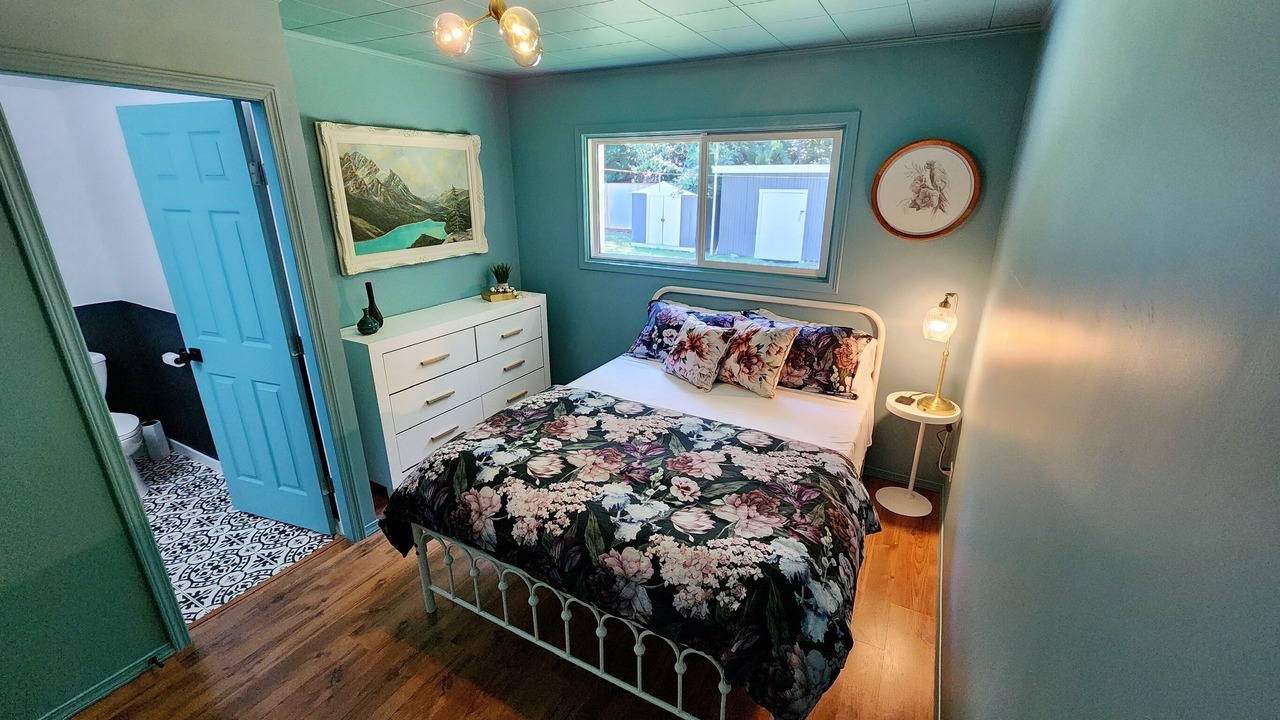 Photo of Bedroom in Canoe