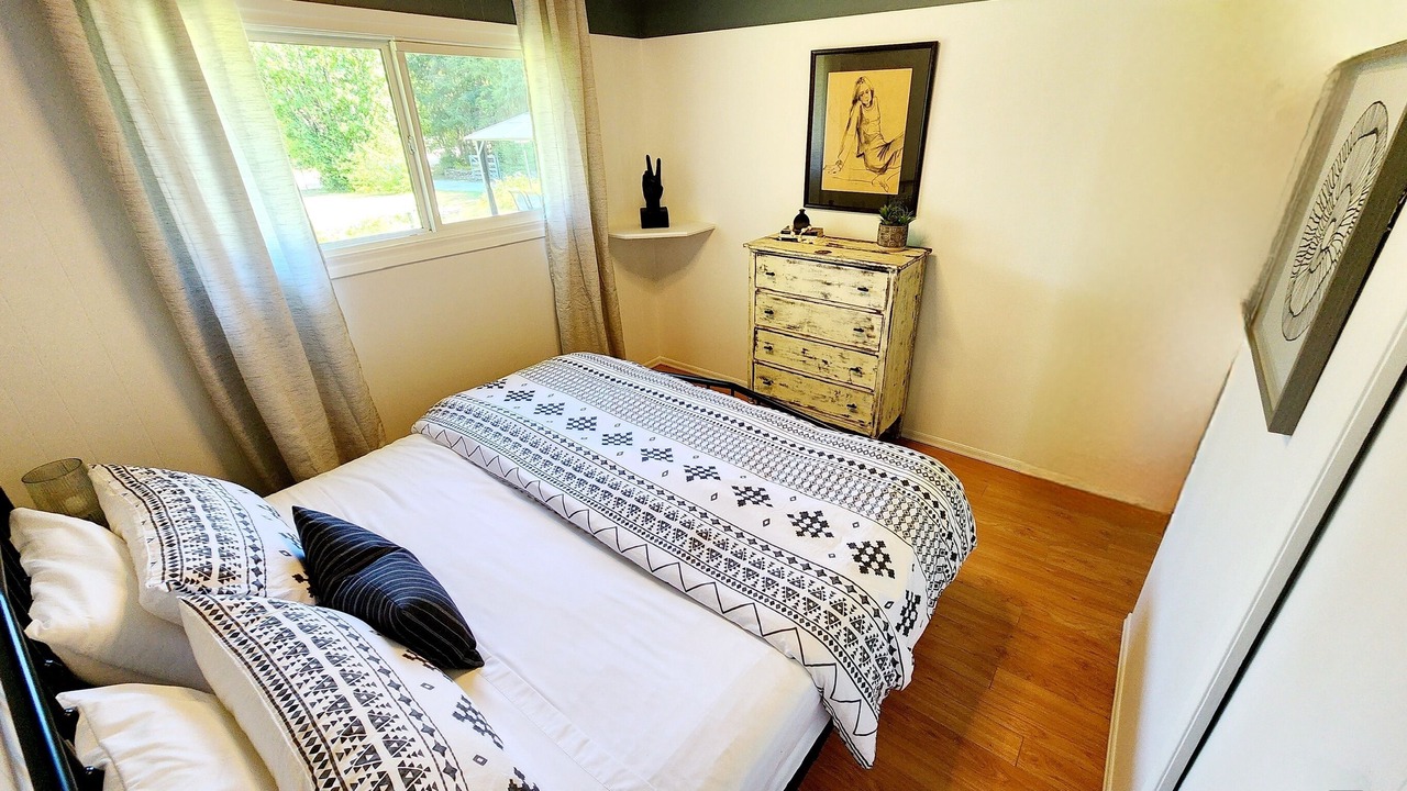 Photo of Bedroom in Canoe