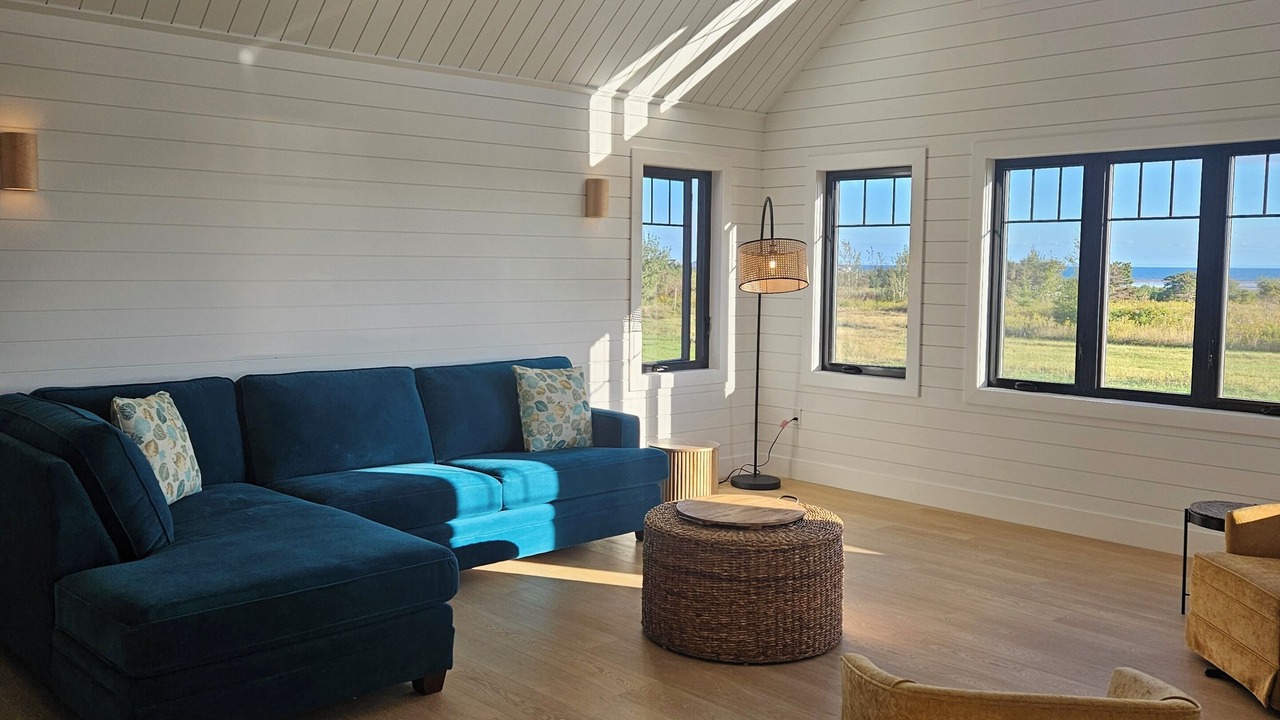 Photo of Livingroom in Little Pond