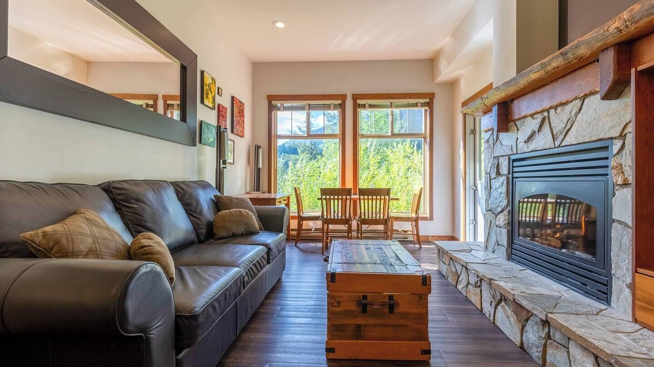 Photo of Livingroom in East Kootenay