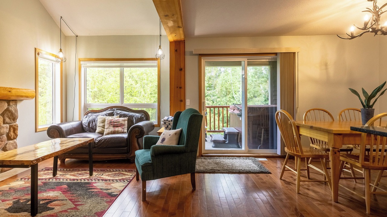Photo of Patio Balcony in East Kootenay