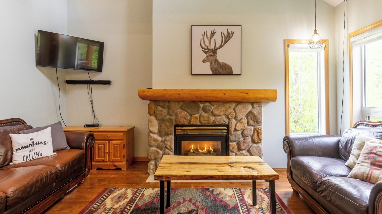 Photo of Livingroom in East Kootenay