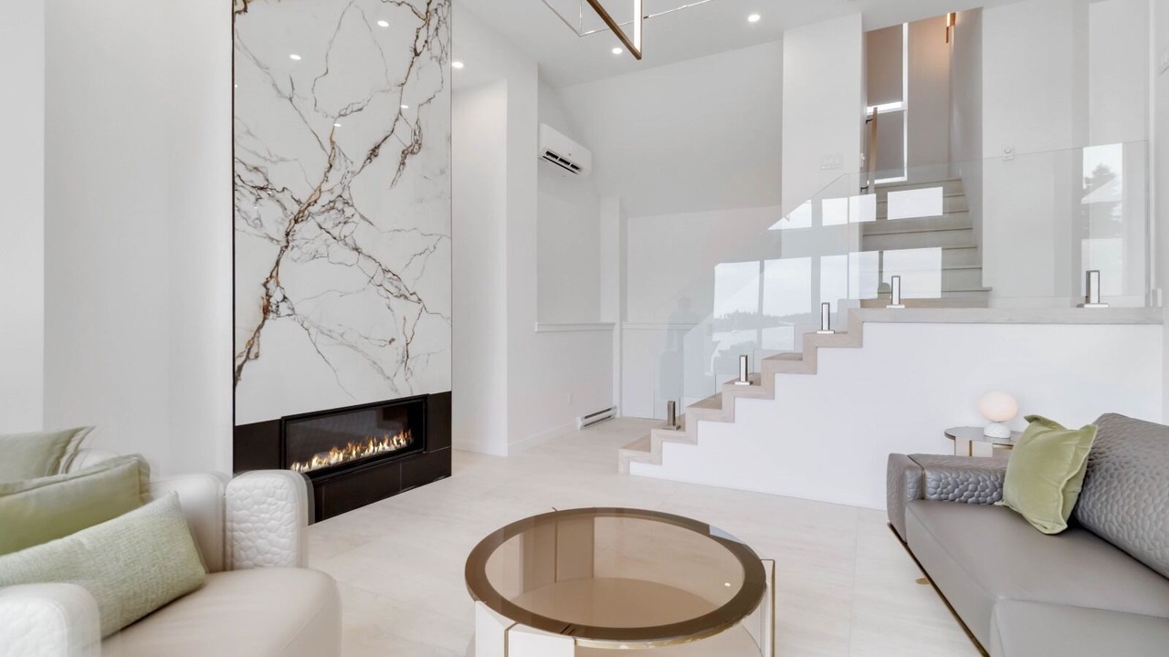 Photo of Livingroom in Bayside