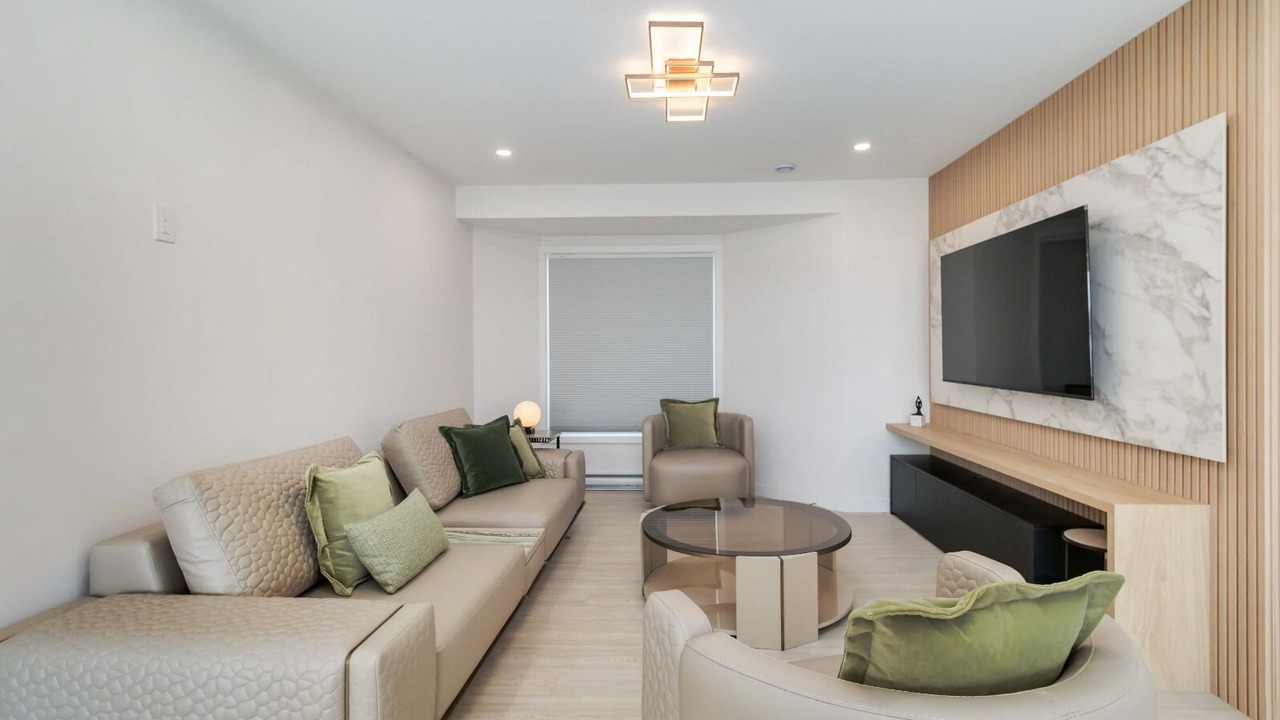 Photo of Livingroom in Bayside