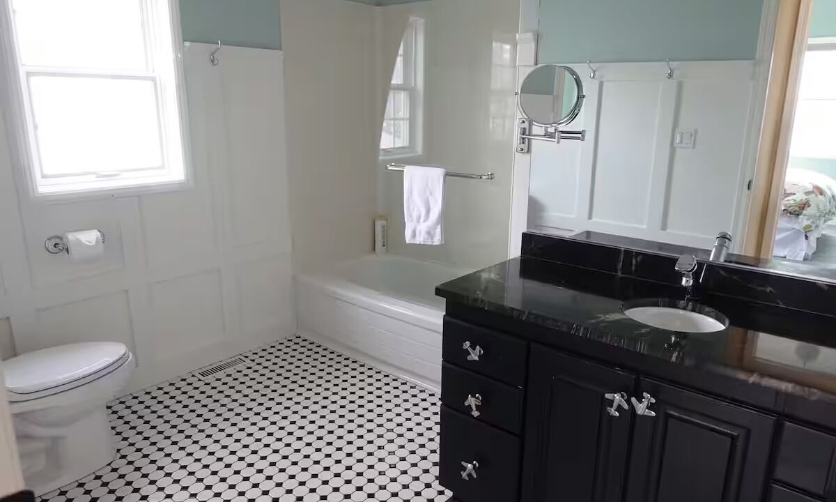 Photo of Bathroom in Saskatoon Downtown