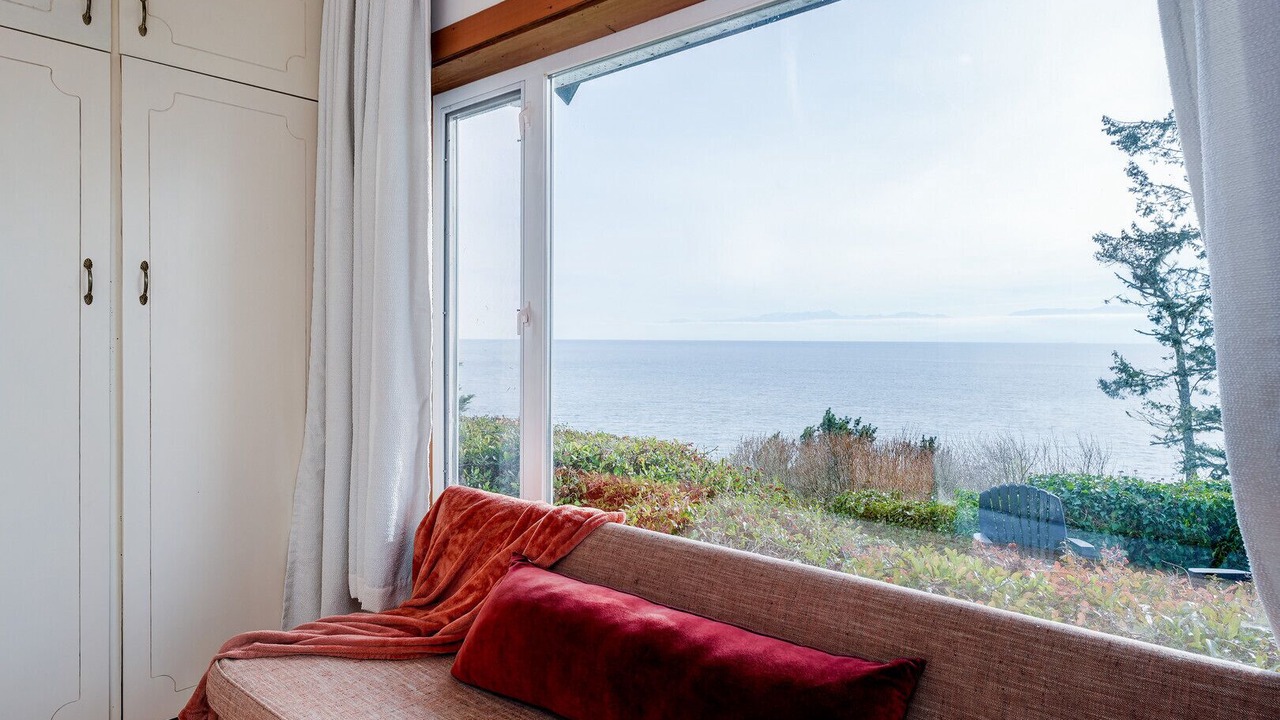 Photo of Livingroom in Sooke