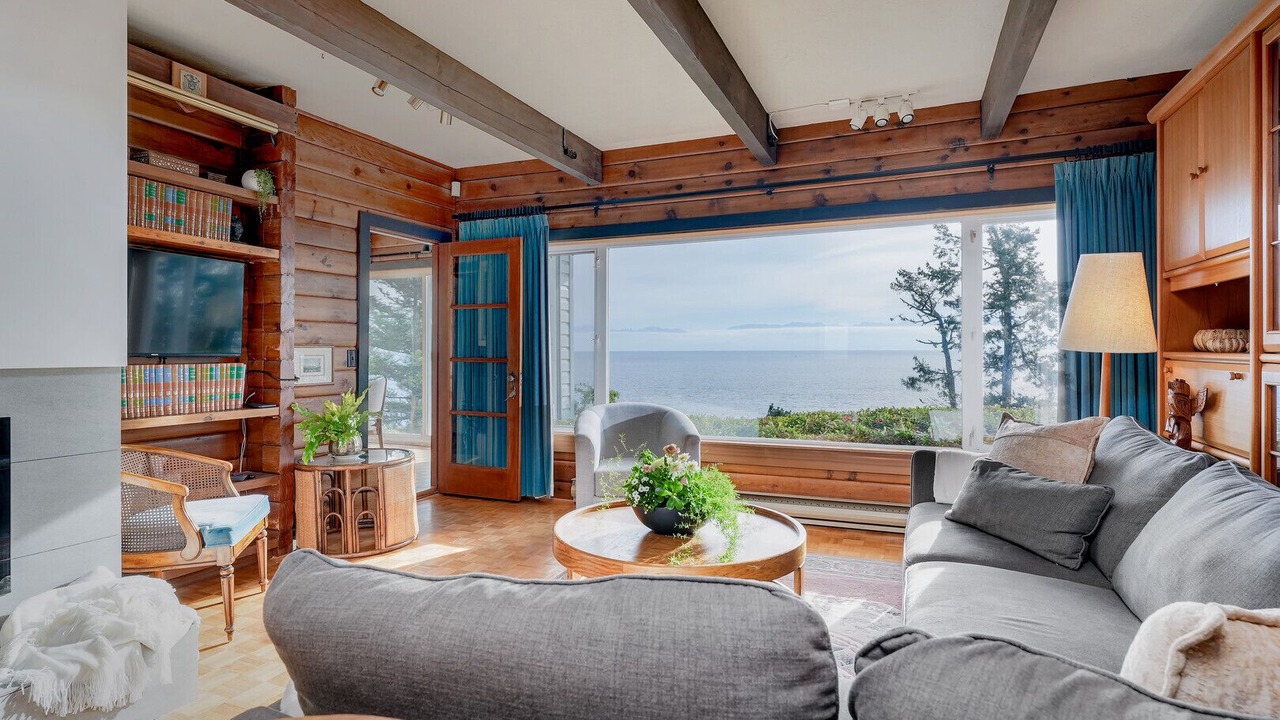 Photo of Livingroom in Sooke