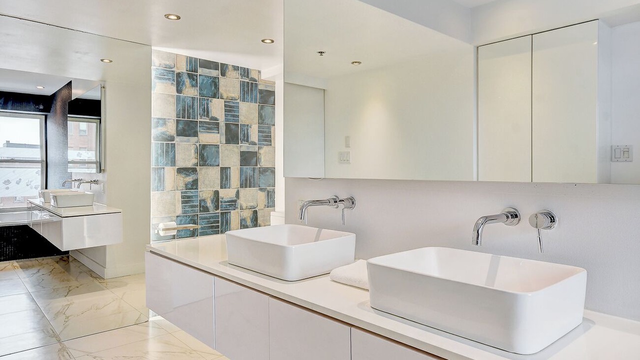 Photo of Bathroom in Chinatown