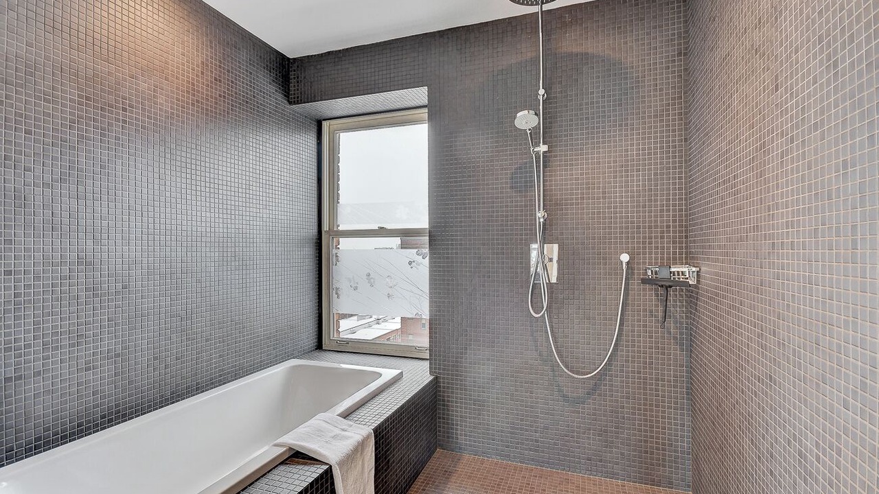 Photo of Bathroom in Chinatown