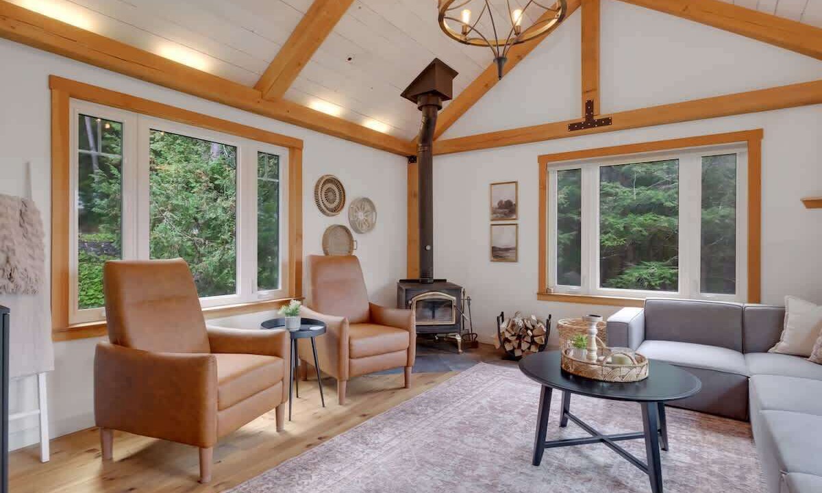 Photo of Livingroom in Val-des-Monts