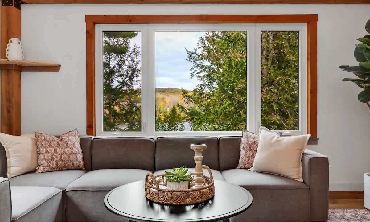 Photo of Livingroom in Val-des-Monts