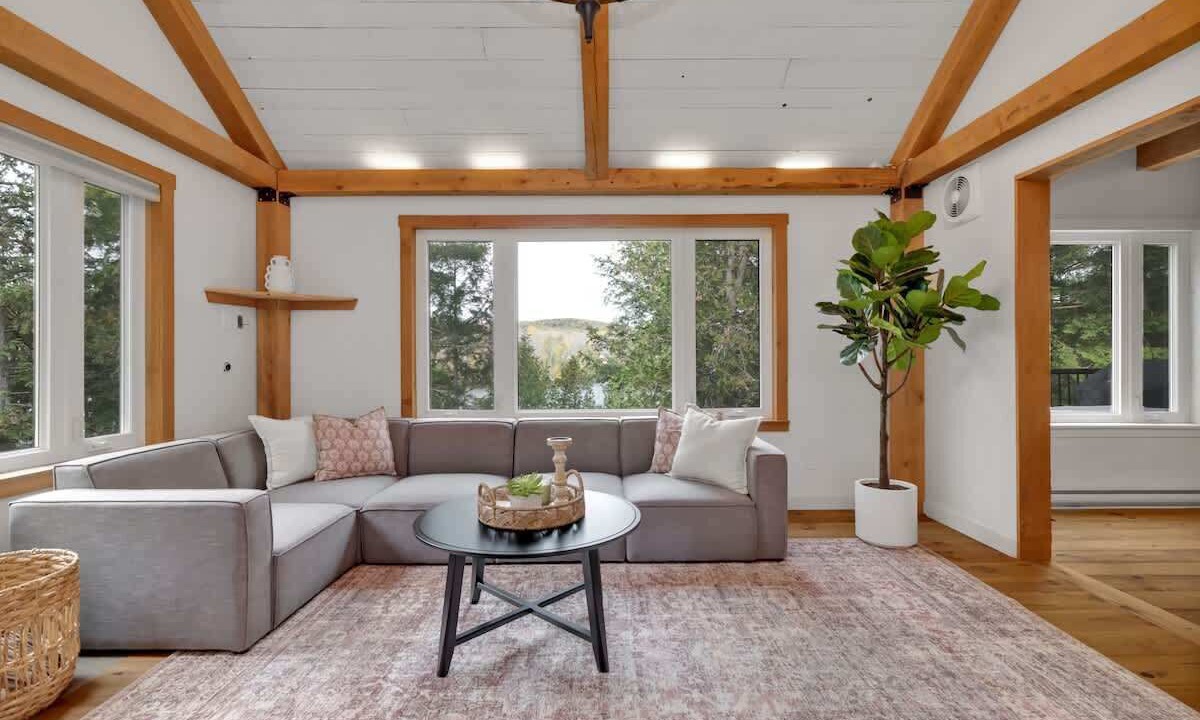 Photo of Livingroom in Val-des-Monts